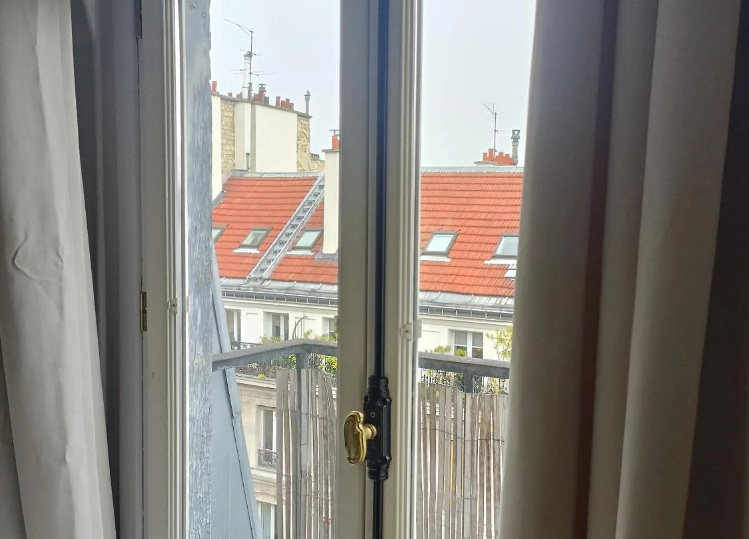Sunny Apartment In Paris Batignolles 0*,  Francie