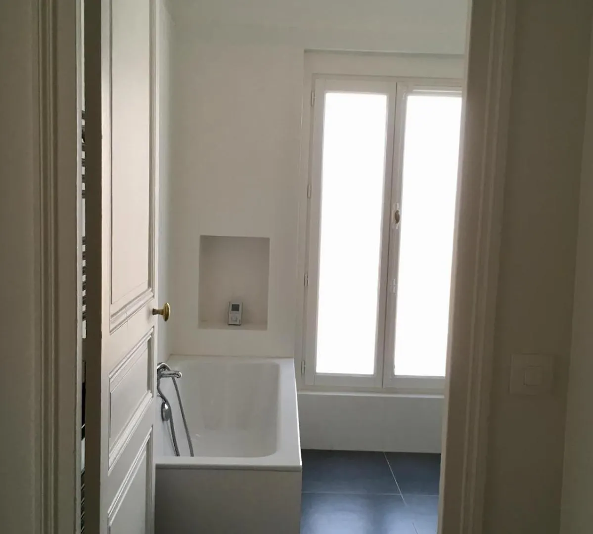 Sunny Apartment In Paris Batignolles