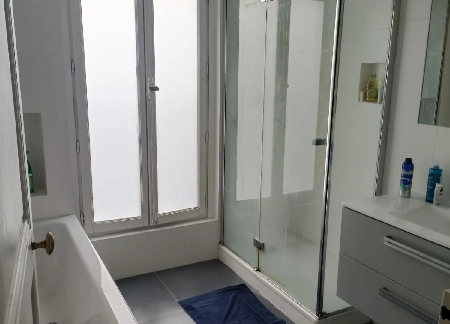 Sunny Apartment In Paris Batignolles