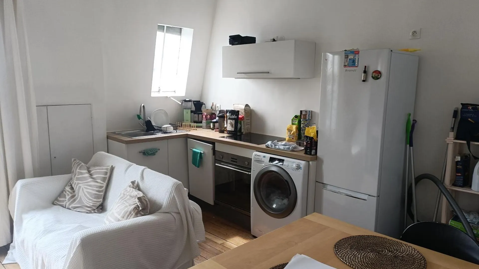 Sunny Apartment In Paris Batignolles France