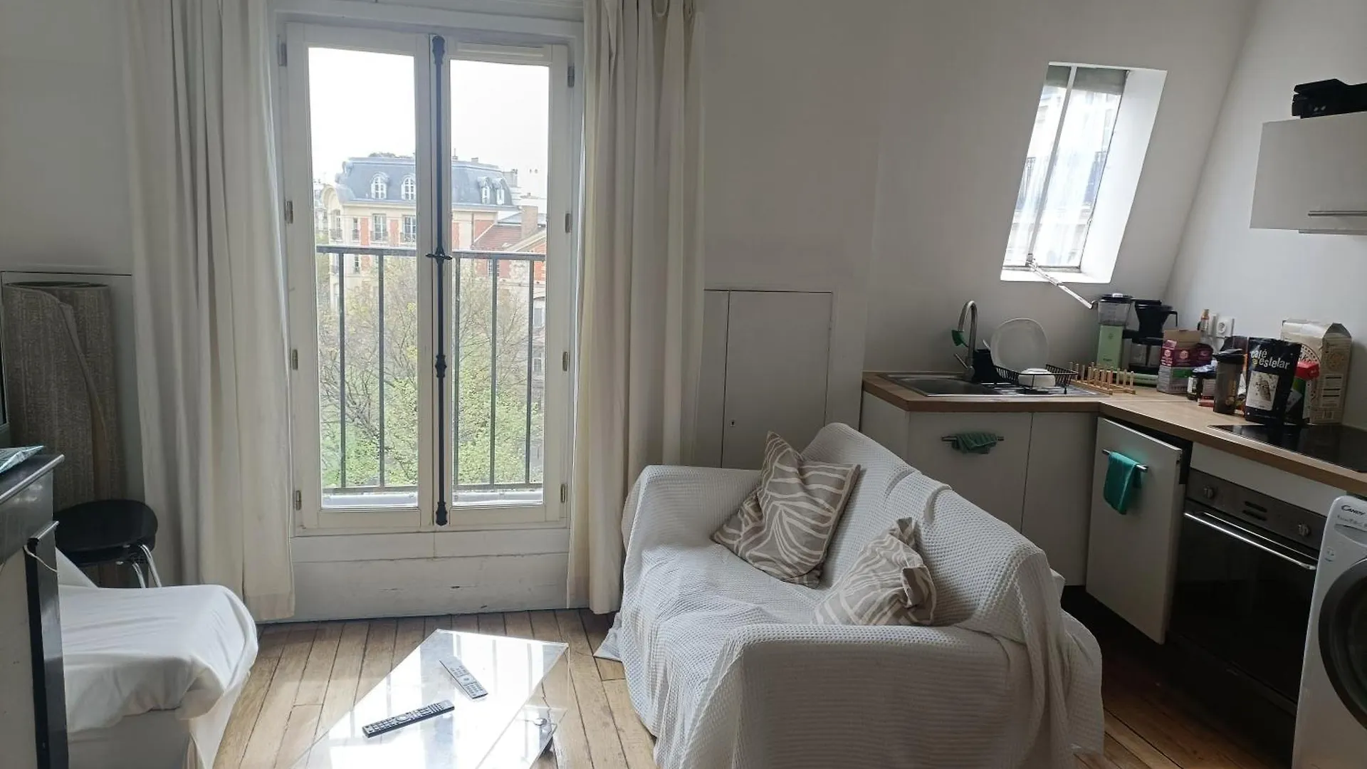 Sunny Apartment In Paris Batignolles